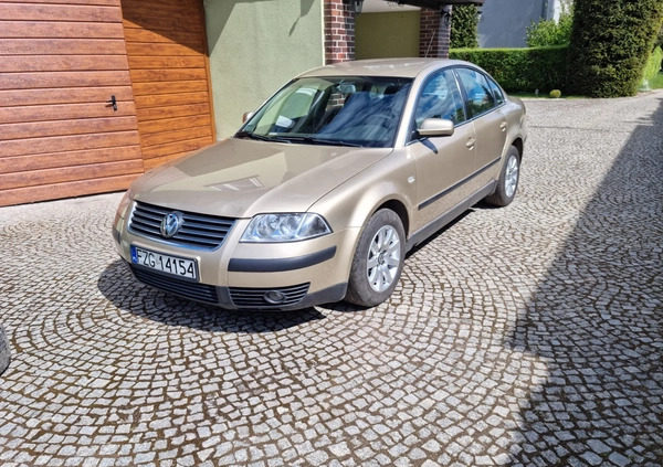 Volkswagen Passat cena 6000 przebieg: 328600, rok produkcji 2000 z Szprotawa małe 106